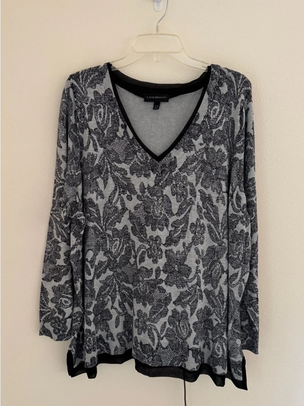 Lane Bryant Black and White Lace-Print V-Neck Pullover-tunic